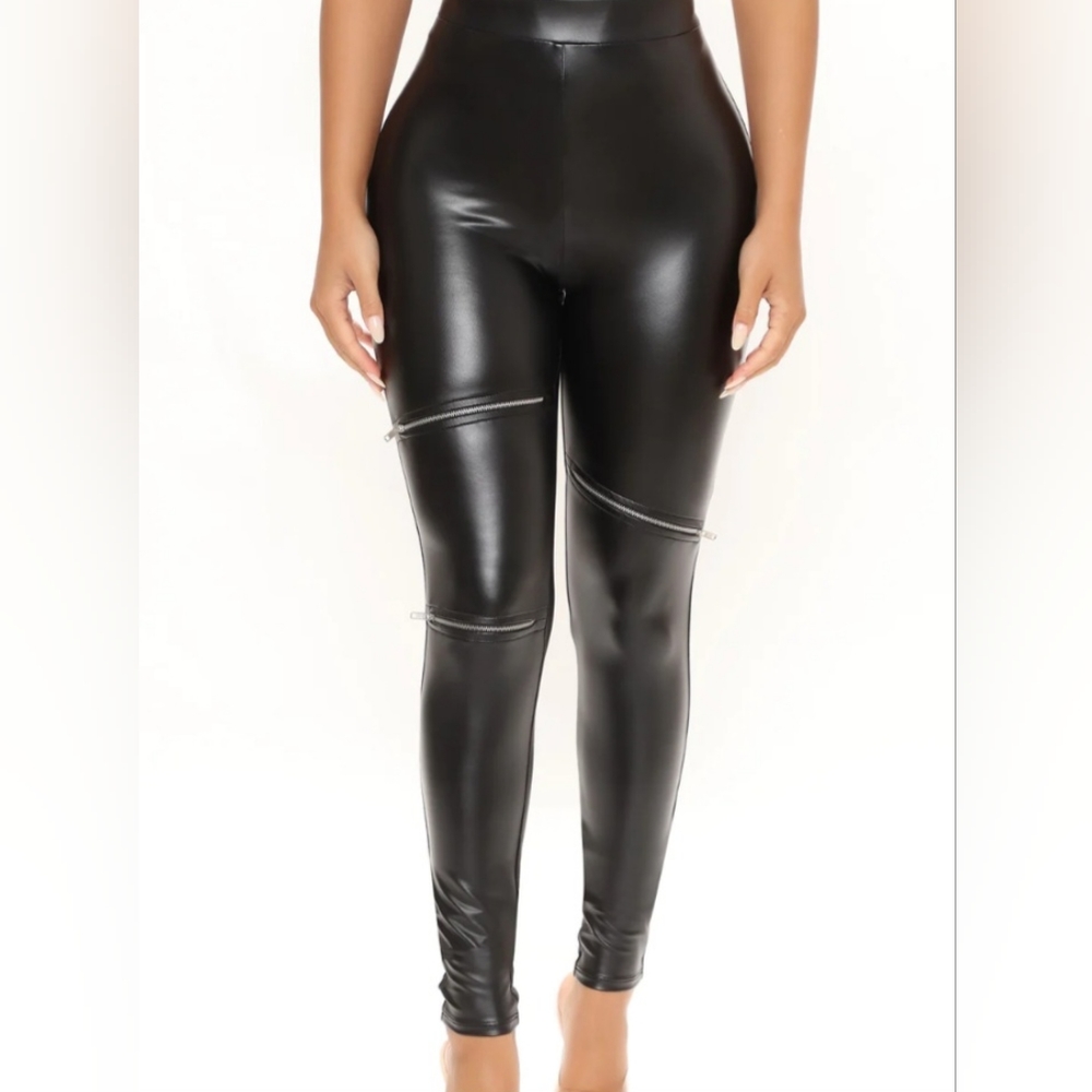 NWOT Fashion Nova Faux Leather Pants w/zippers